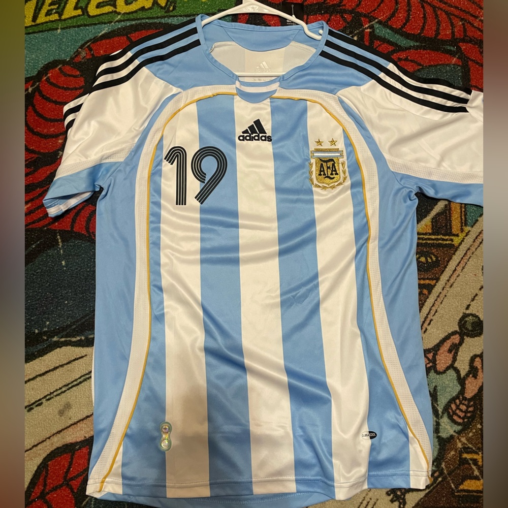 Retro Messi Argentina number 19 soccer jersey SIZE LARGE